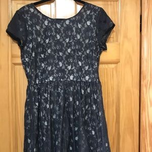 Eyeshadow large charcoal and white dress